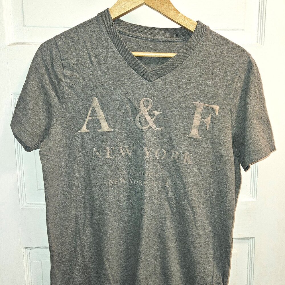 Vintage Abercrombie Fitch V-Neck [57 Reade Street NYC]